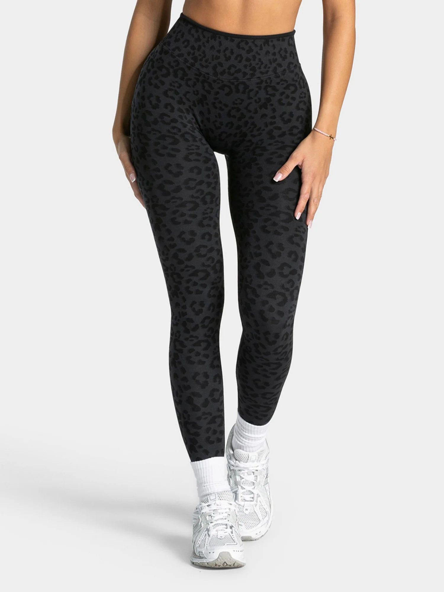 Leopard Print Seamless Abdomen Tight Yoga Fitness Pants - Image 5