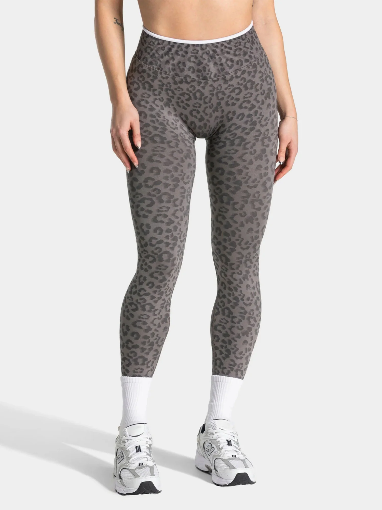 Leopard Print Seamless Abdomen Tight Yoga Fitness Pants - Image 9