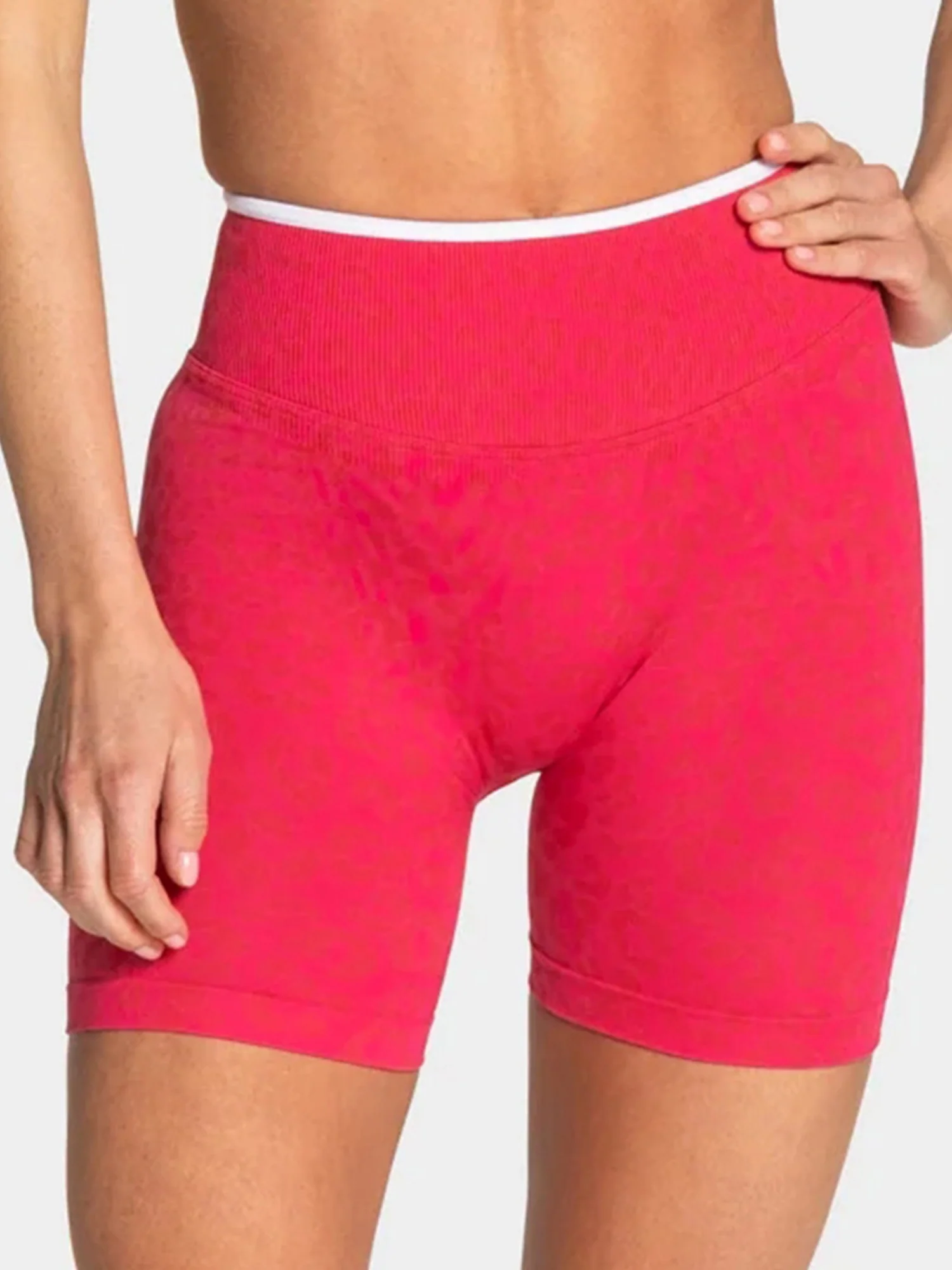 Leopard Print Seamless Buttock Lift Yoga Fitness Shorts - Image 10