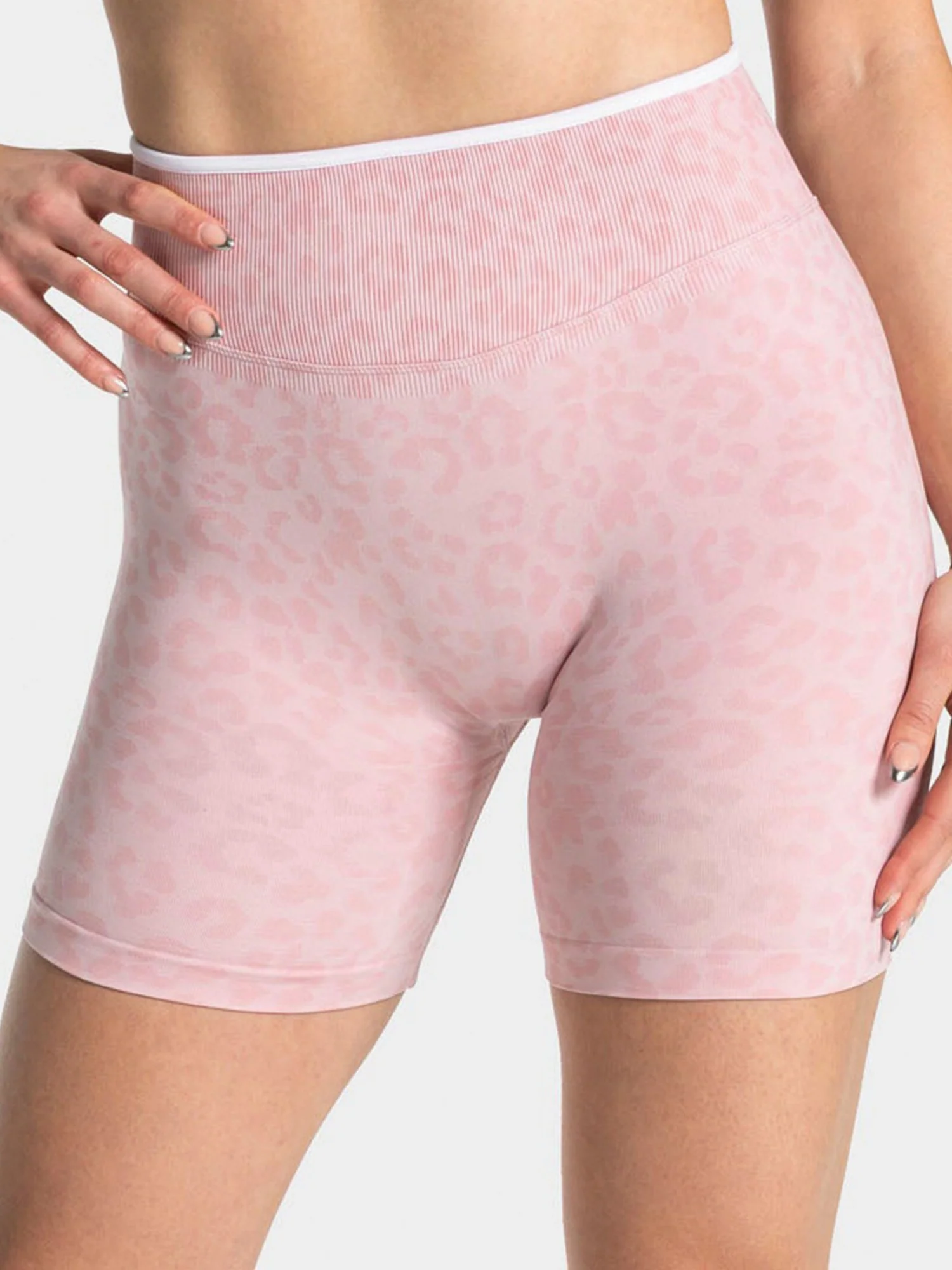 Leopard Print Seamless Buttock Lift Yoga Fitness Shorts - Image 4