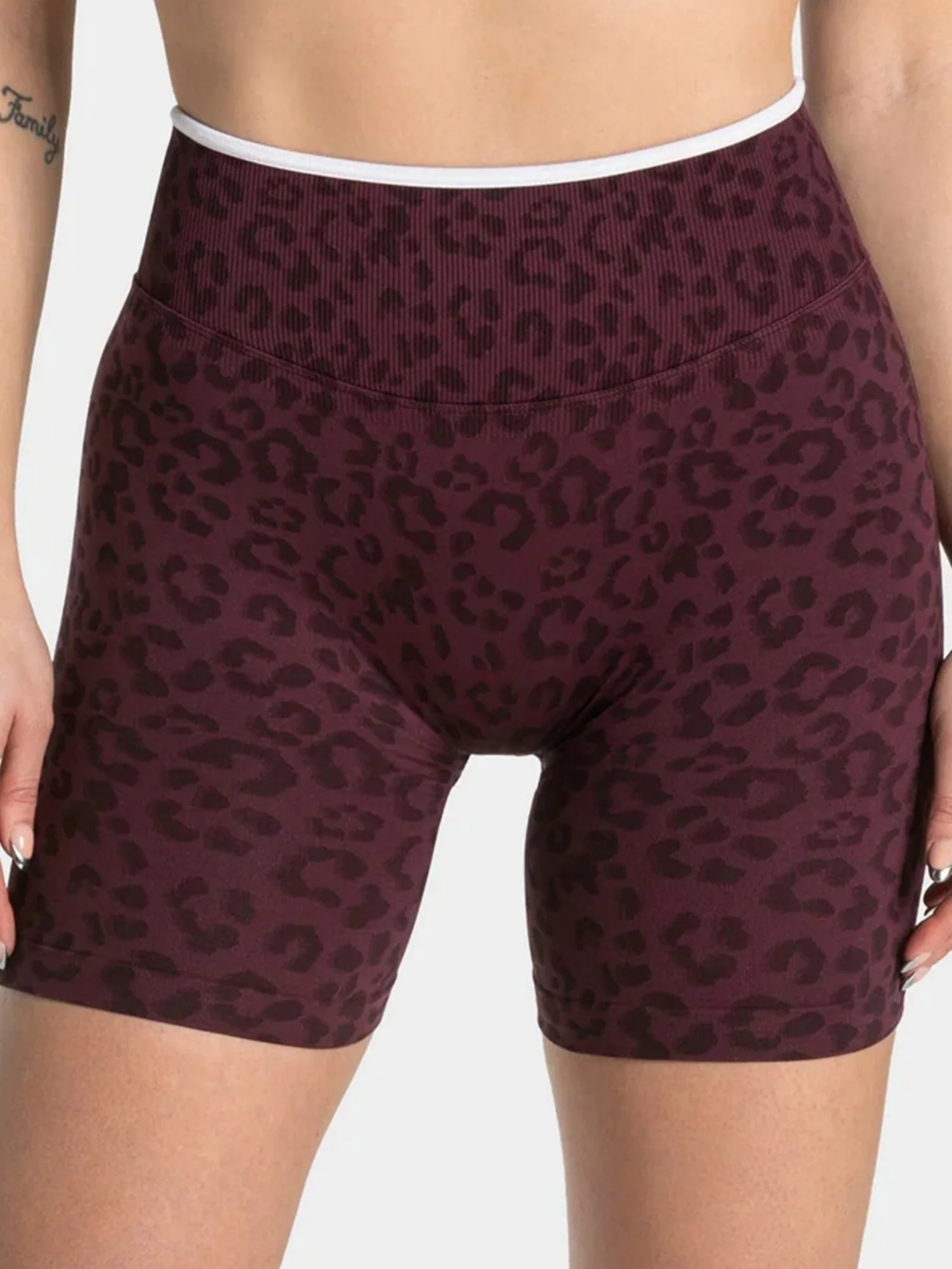 Leopard Print Seamless Buttock Lift Yoga Fitness Shorts - Image 7