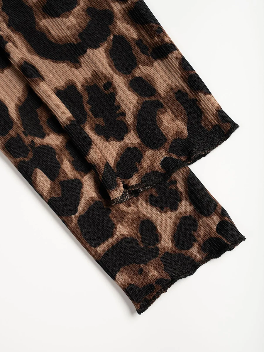 Leopard Print V-Neck Long Sleeve Slim Fit Knit T-Shirt - Image 8