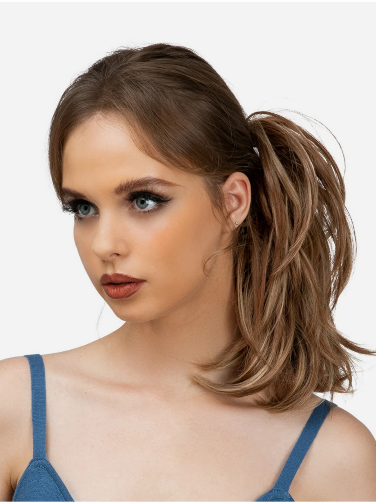 Short, Curled Ponytail Wig With Clip - Image 6