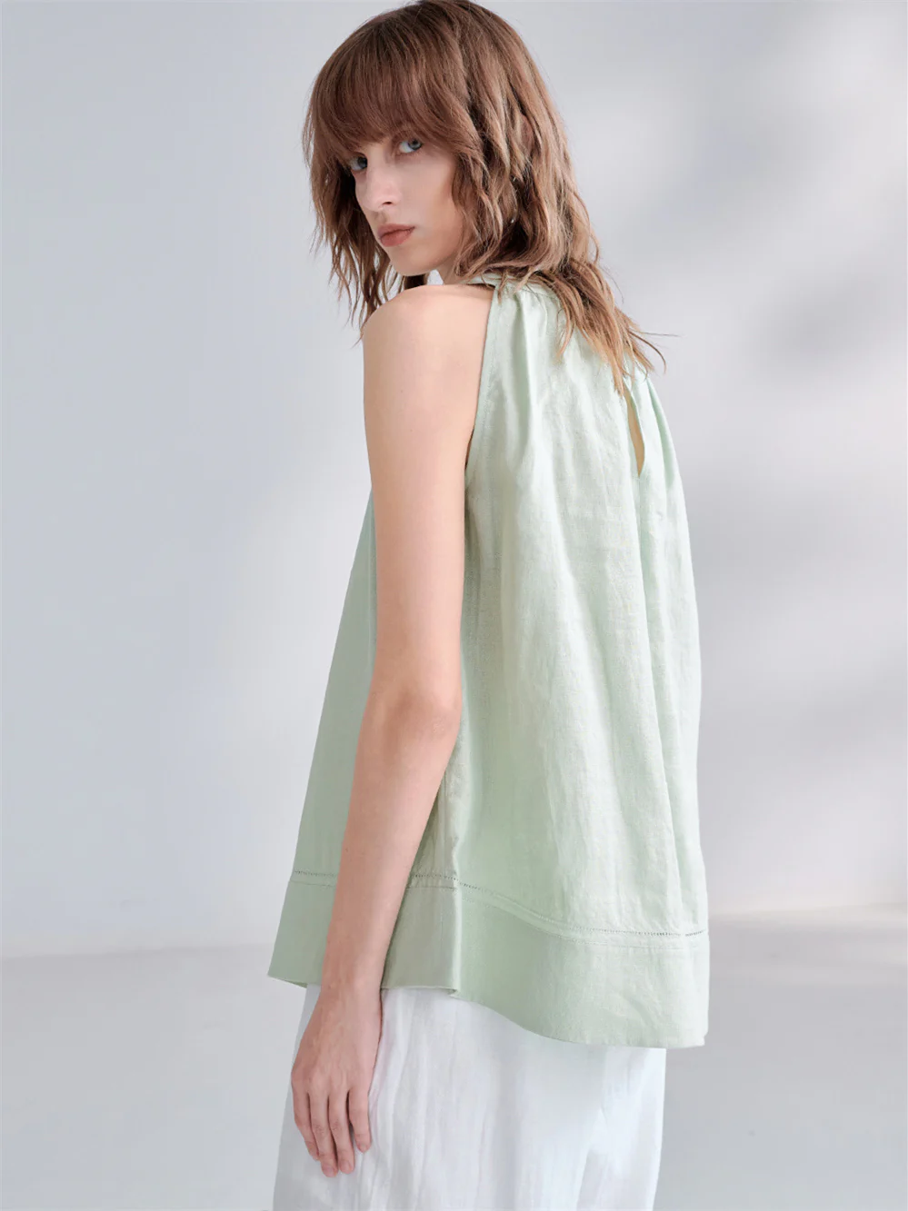 Textured Linen Off-shoulder Slim Fit Non-elastic Camisole - Image 14