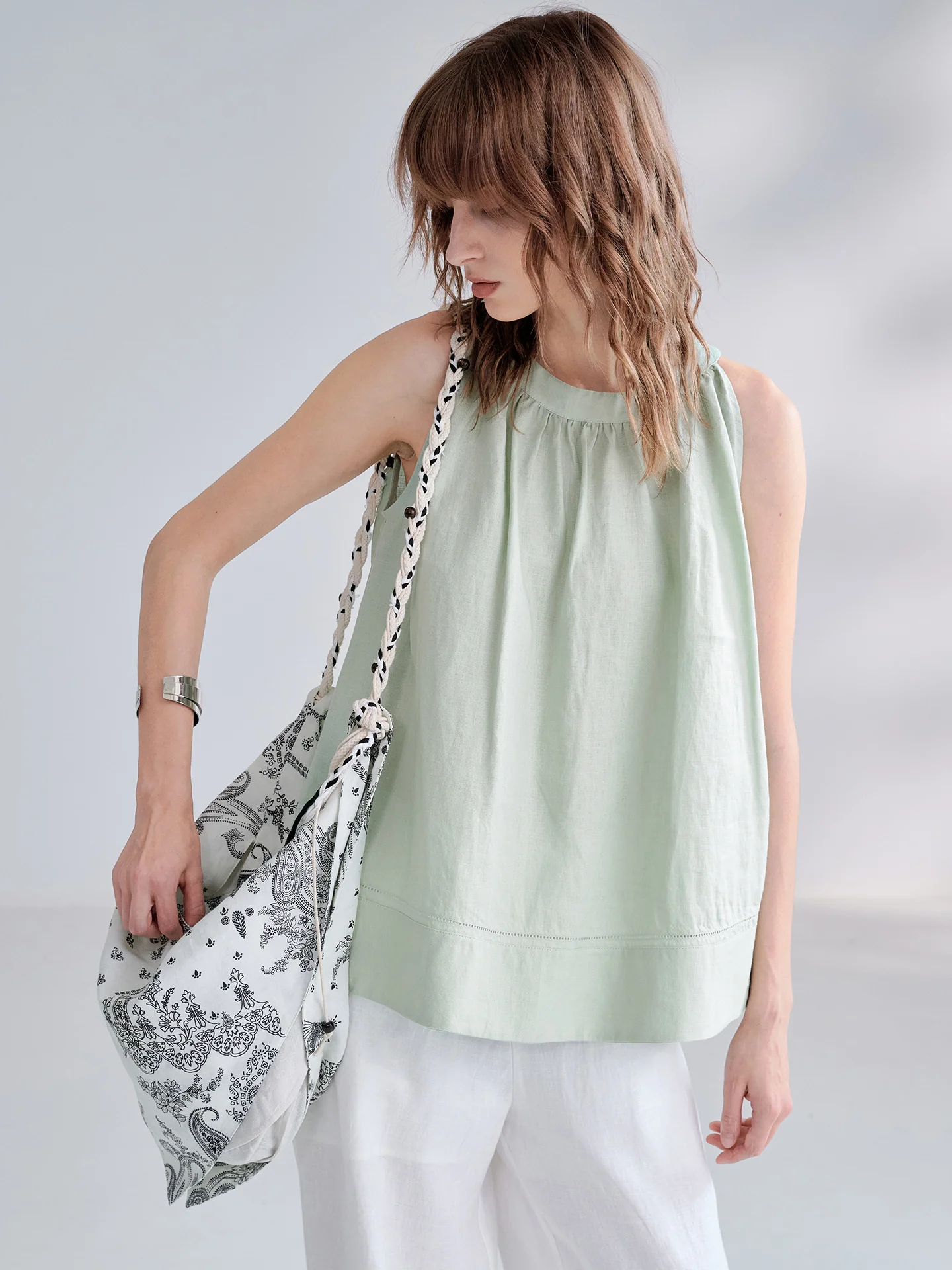 Textured Linen Off-shoulder Slim Fit Non-elastic Camisole - Image 17