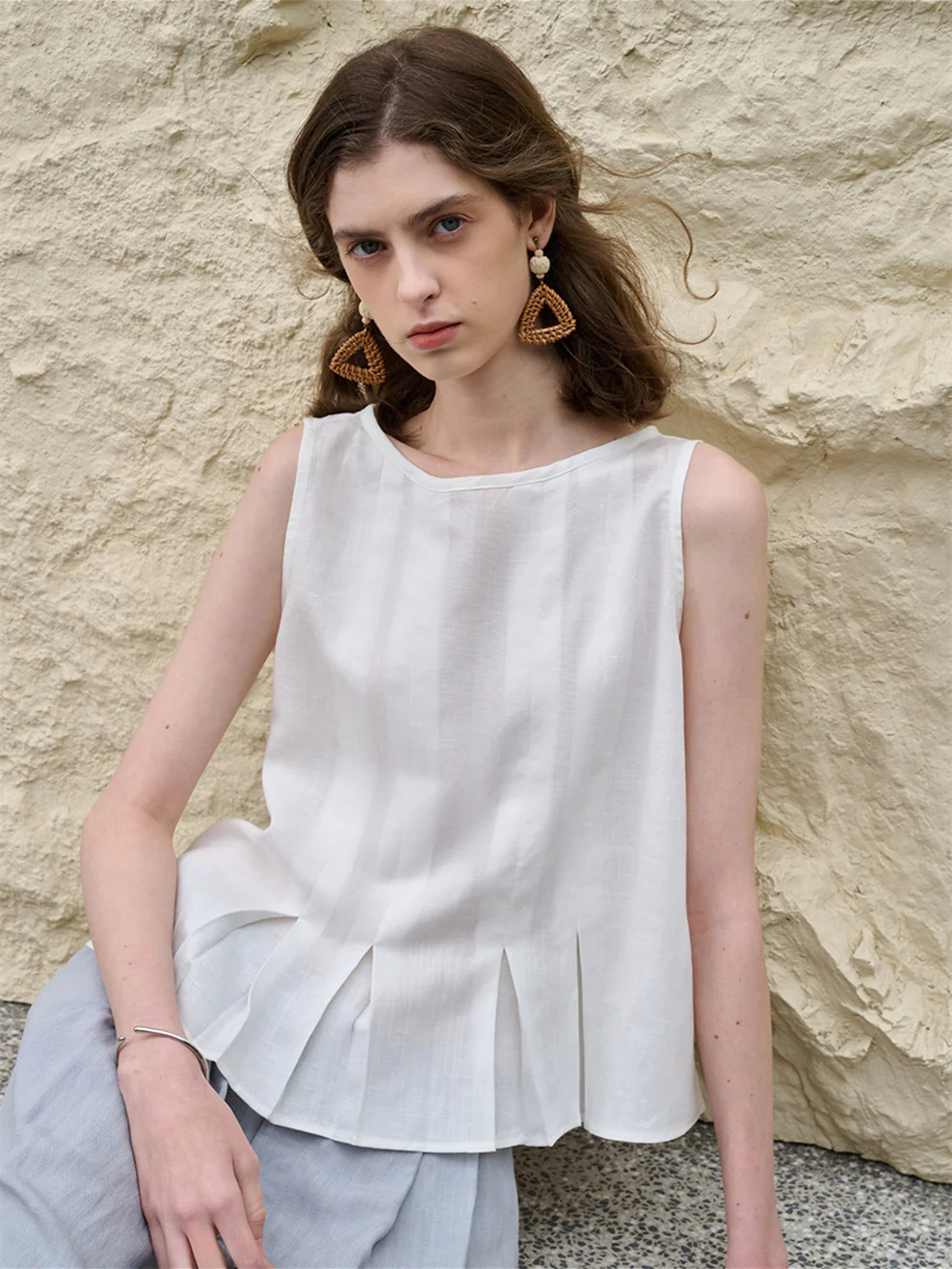 Solid Color Tencel Slim Fit Stretch Tank Top - Image 2