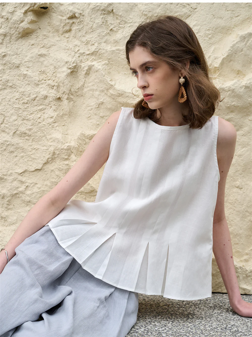 Solid Color Tencel Slim Fit Stretch Tank Top - Image 3