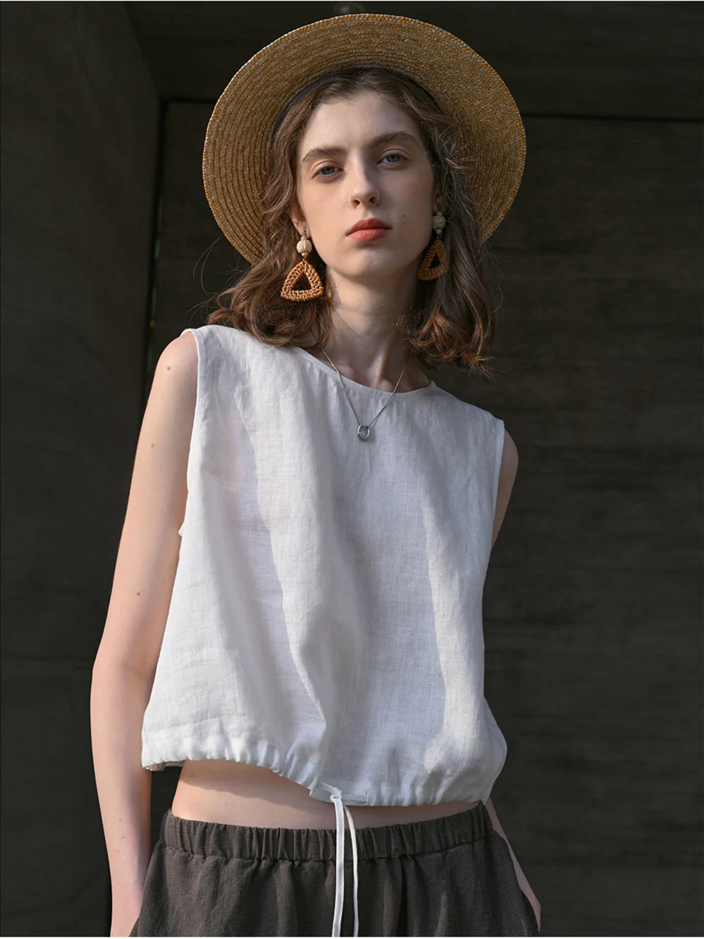 Short Linen Cropped Tank Top - Image 5