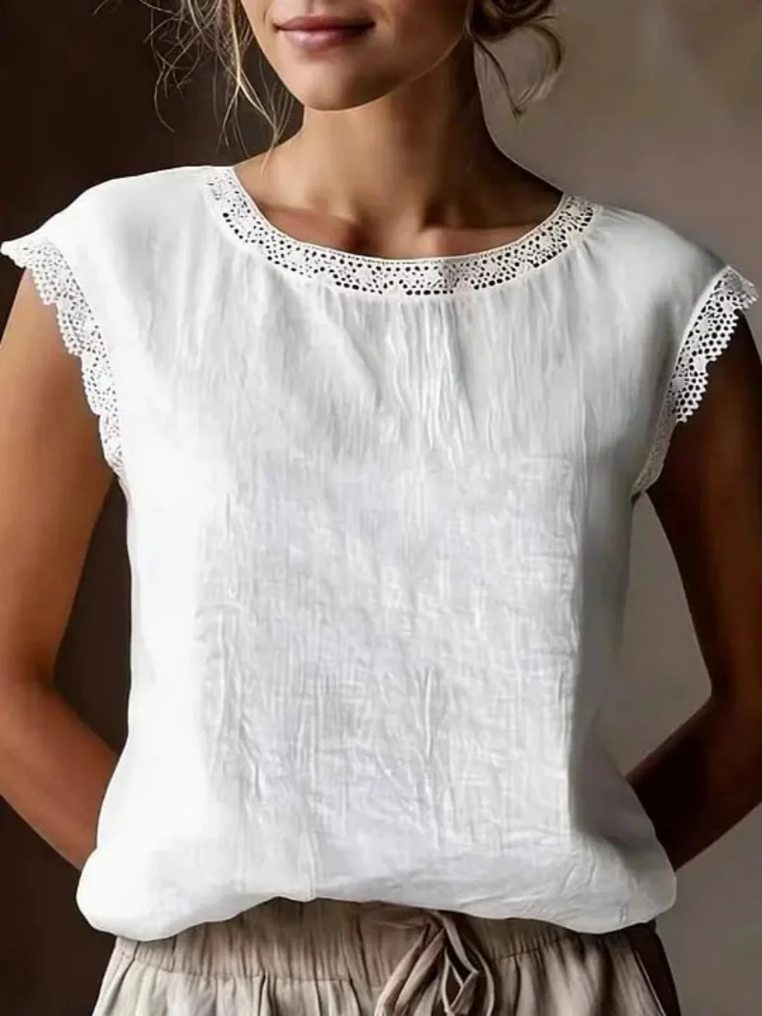 Lace Trim Color-blocked Crew Neck T-shirts - Image 3