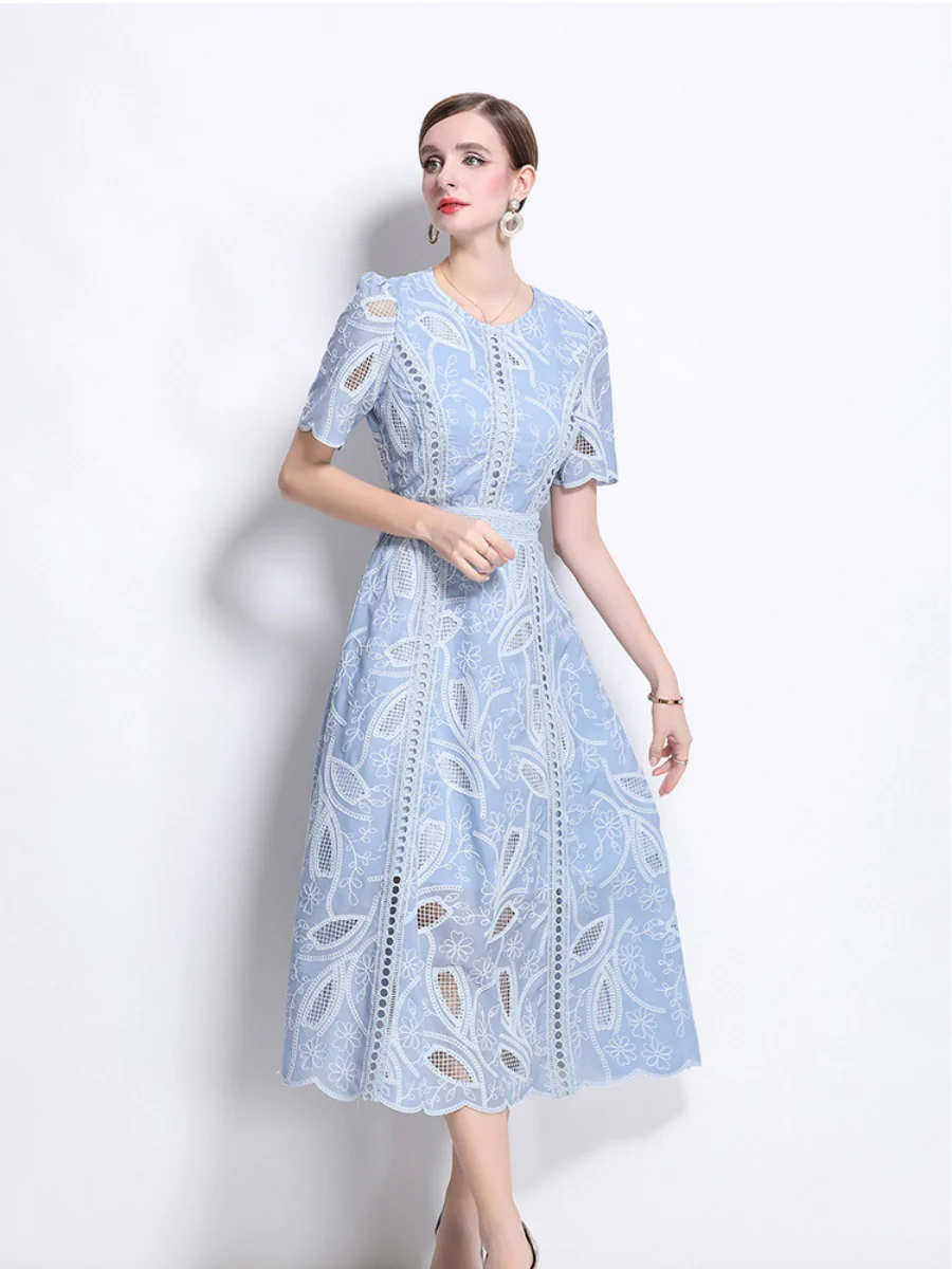 Retro Heavy-duty Hollowed-out Embroidered Round Neck Waist-cinching Short-sleeved Dress - Image 3