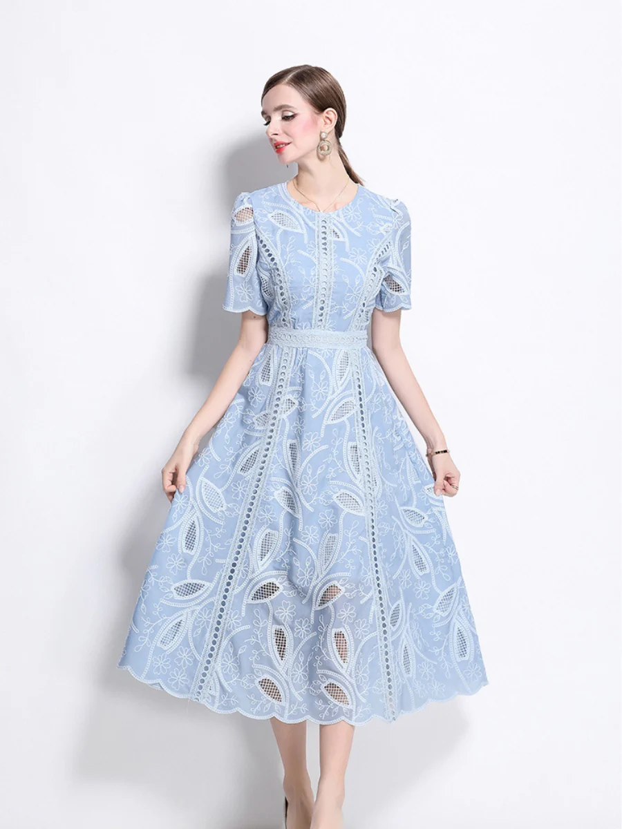 Retro Heavy-duty Hollowed-out Embroidered Round Neck Waist-cinching Short-sleeved Dress - Image 4