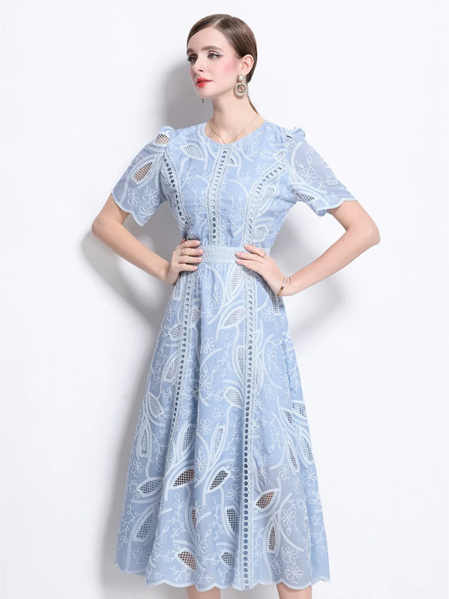 Retro Heavy-duty Hollowed-out Embroidered Round Neck Waist-cinching Short-sleeved Dress - Image 5