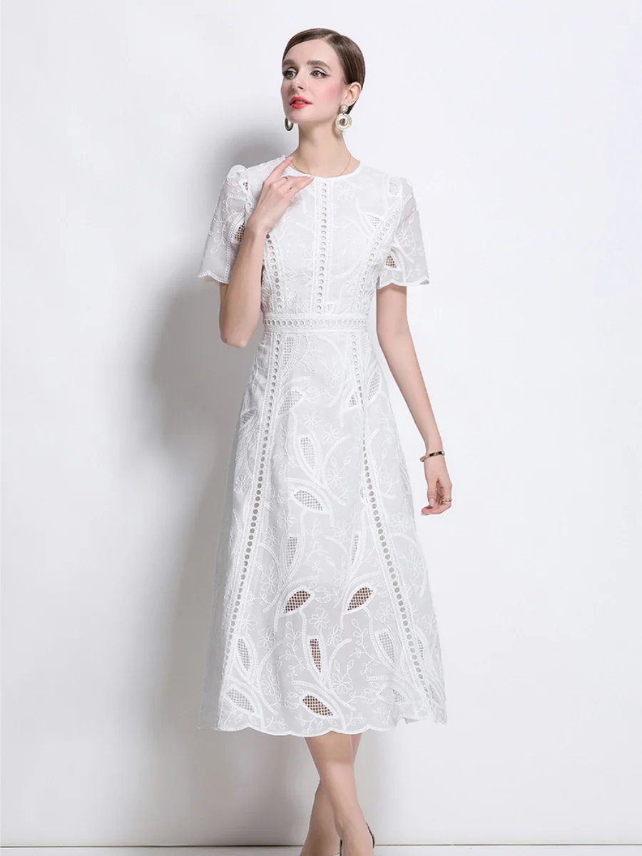Retro Heavy-duty Hollowed-out Embroidered Round Neck Waist-cinching Short-sleeved Dress - Image 7