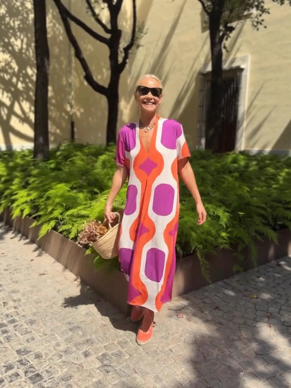 V-neck Resort Style Print Maxi Dresses - Image 2