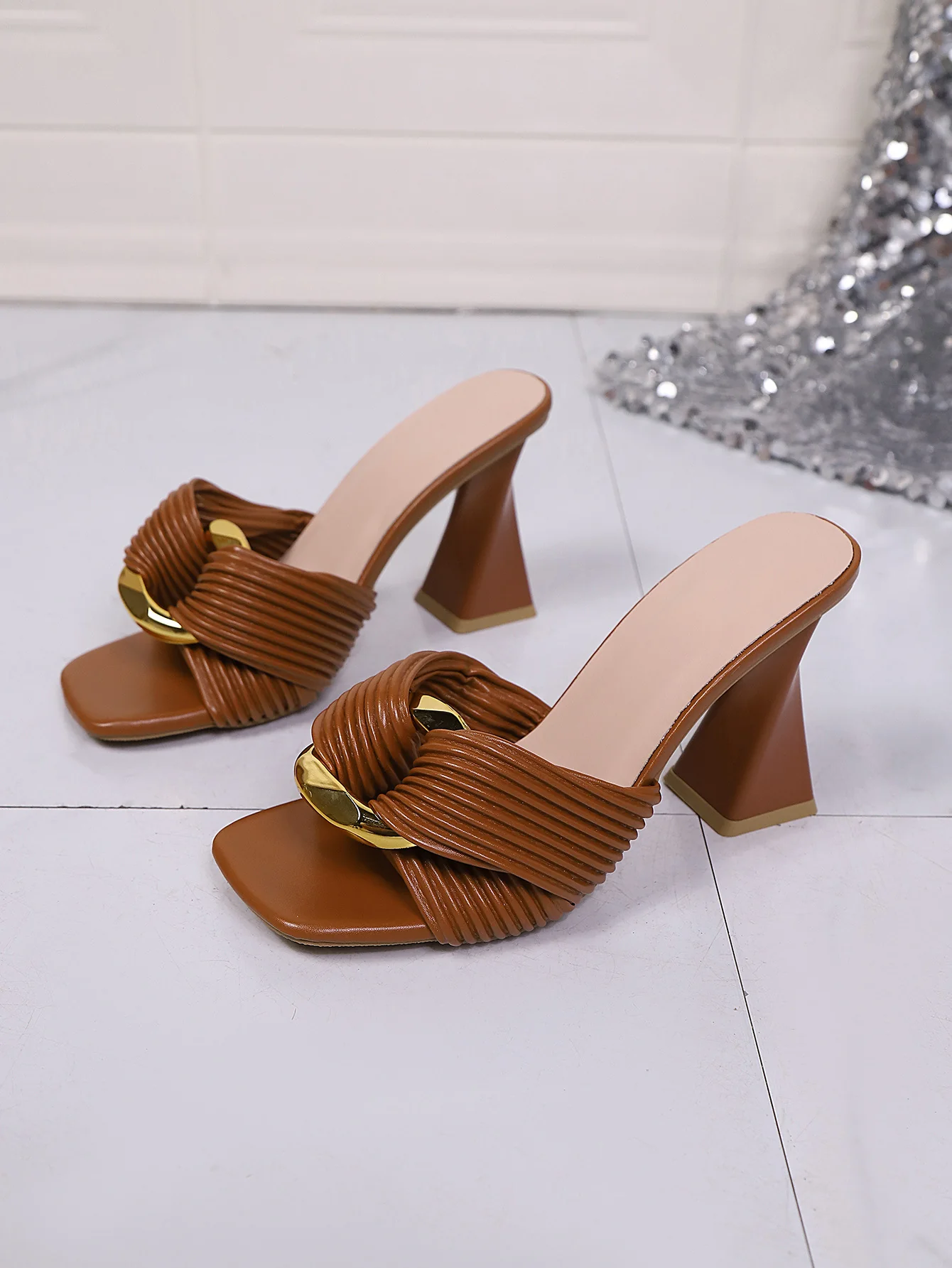 Twisted Chunky Heel Metal Buckle Sexy Sandals - Image 25