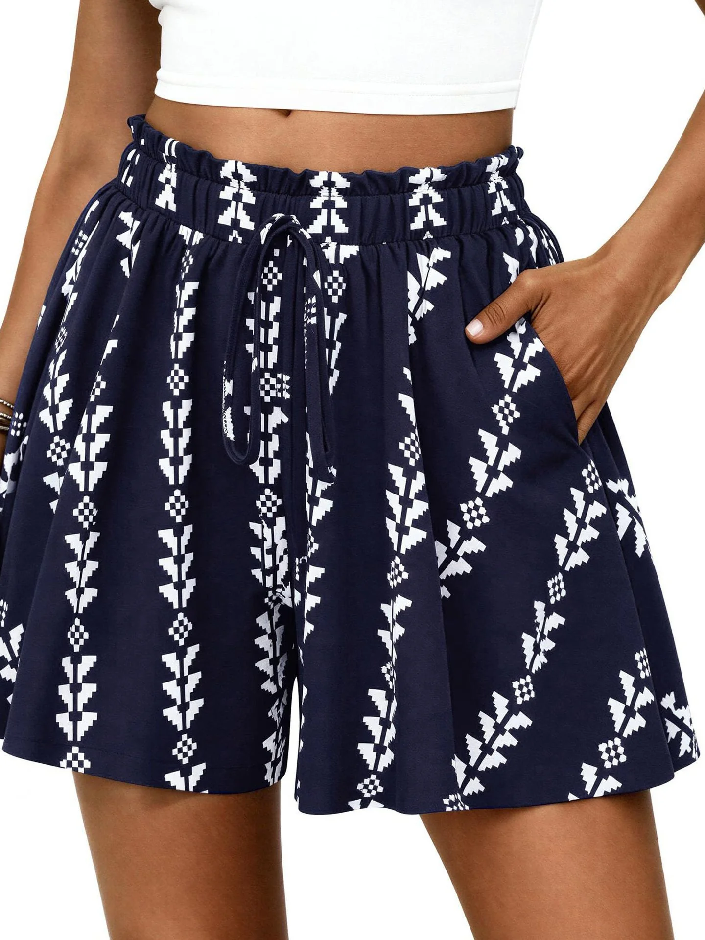 High-waisted Floral Print Loose Casual Shorts - Image 3