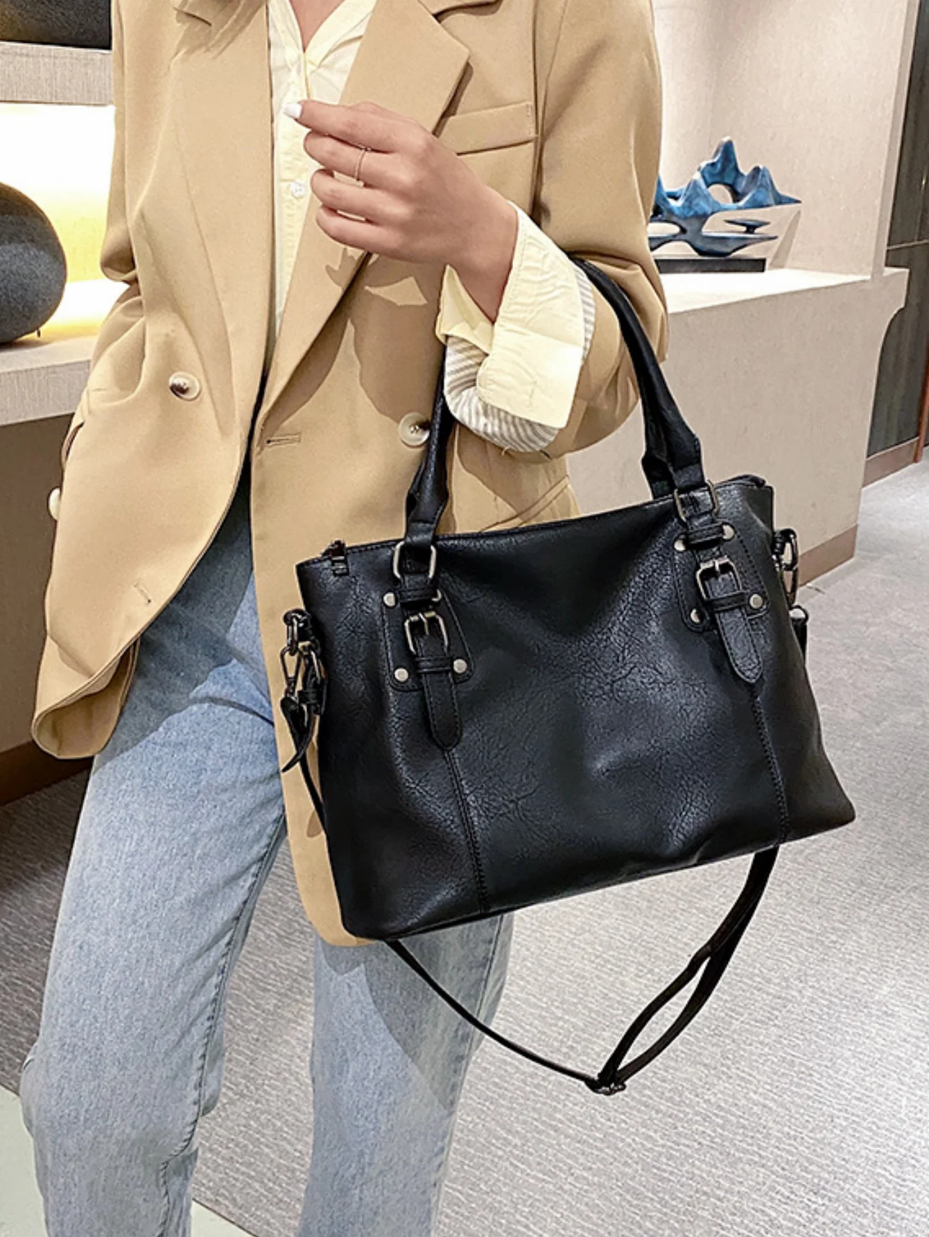 Stylish Retro Minimalist Large Capacity Handbag - Image 12