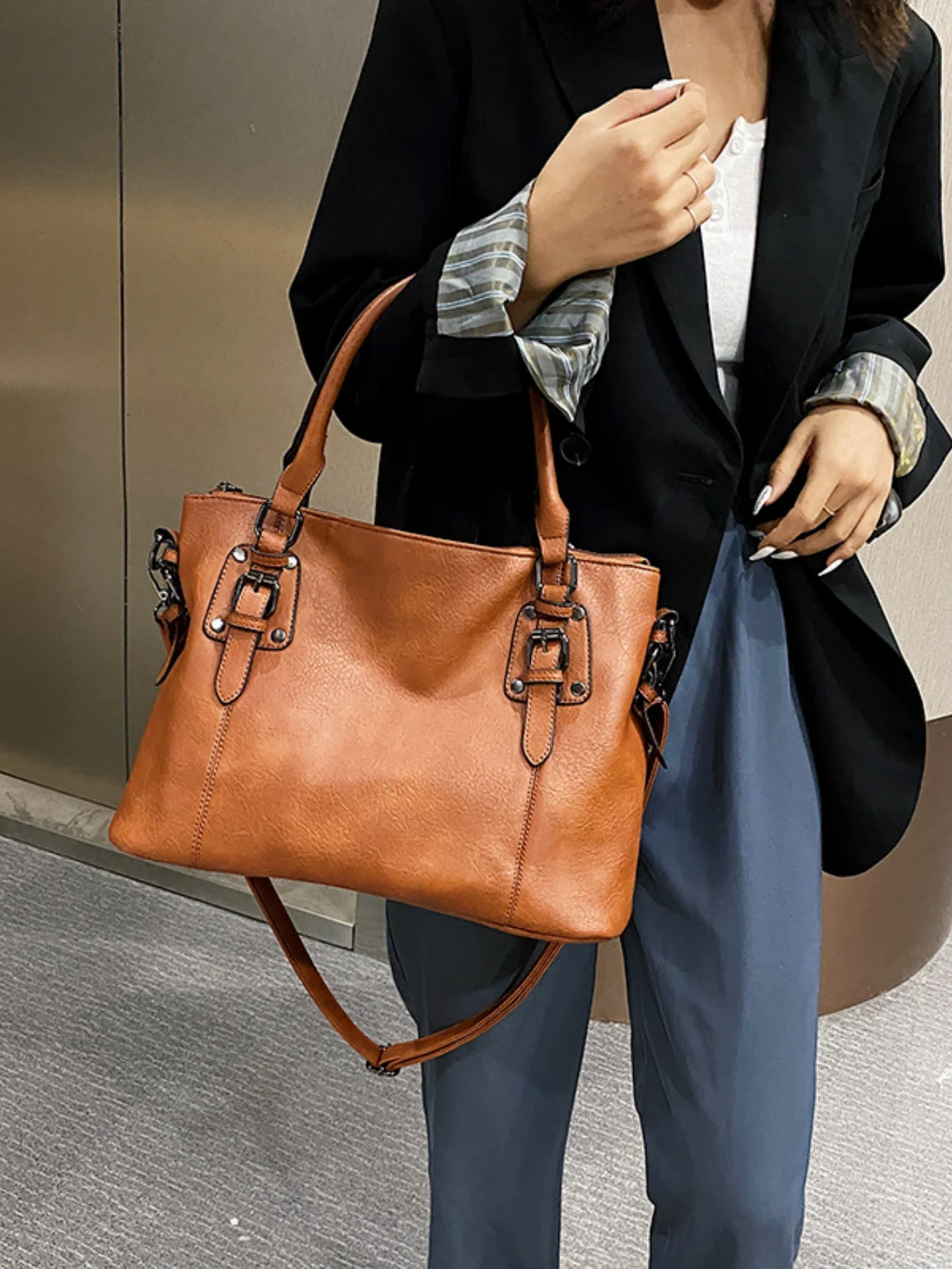 Stylish Retro Minimalist Large Capacity Handbag - Image 2