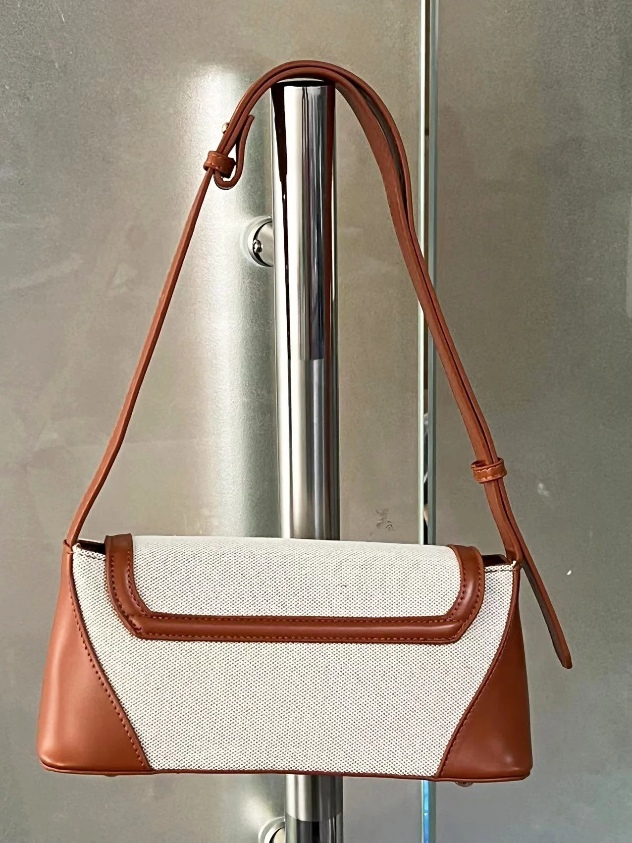 Color-blocked Casual Commuter Versatile Retro Shoulder Bag - Image 12