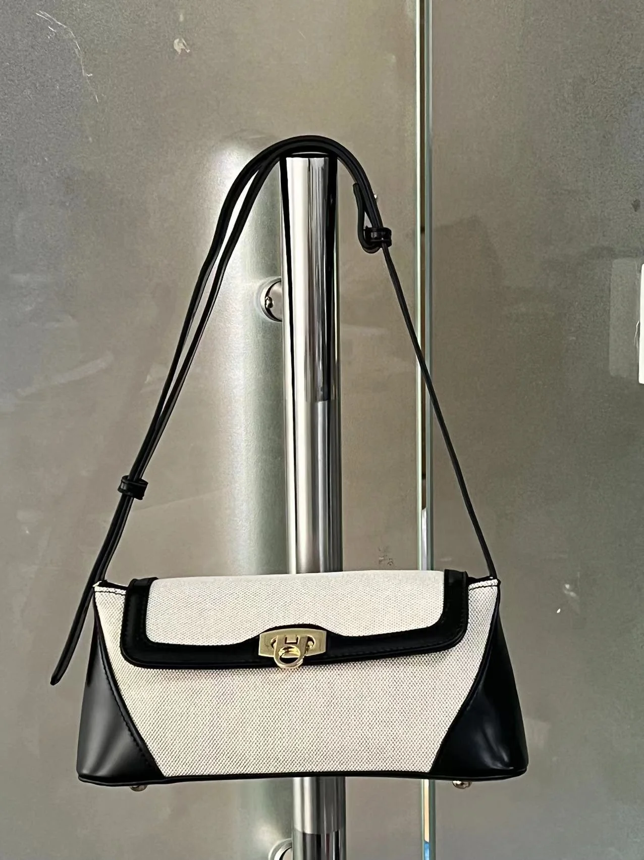 Color-blocked Casual Commuter Versatile Retro Shoulder Bag - Image 5