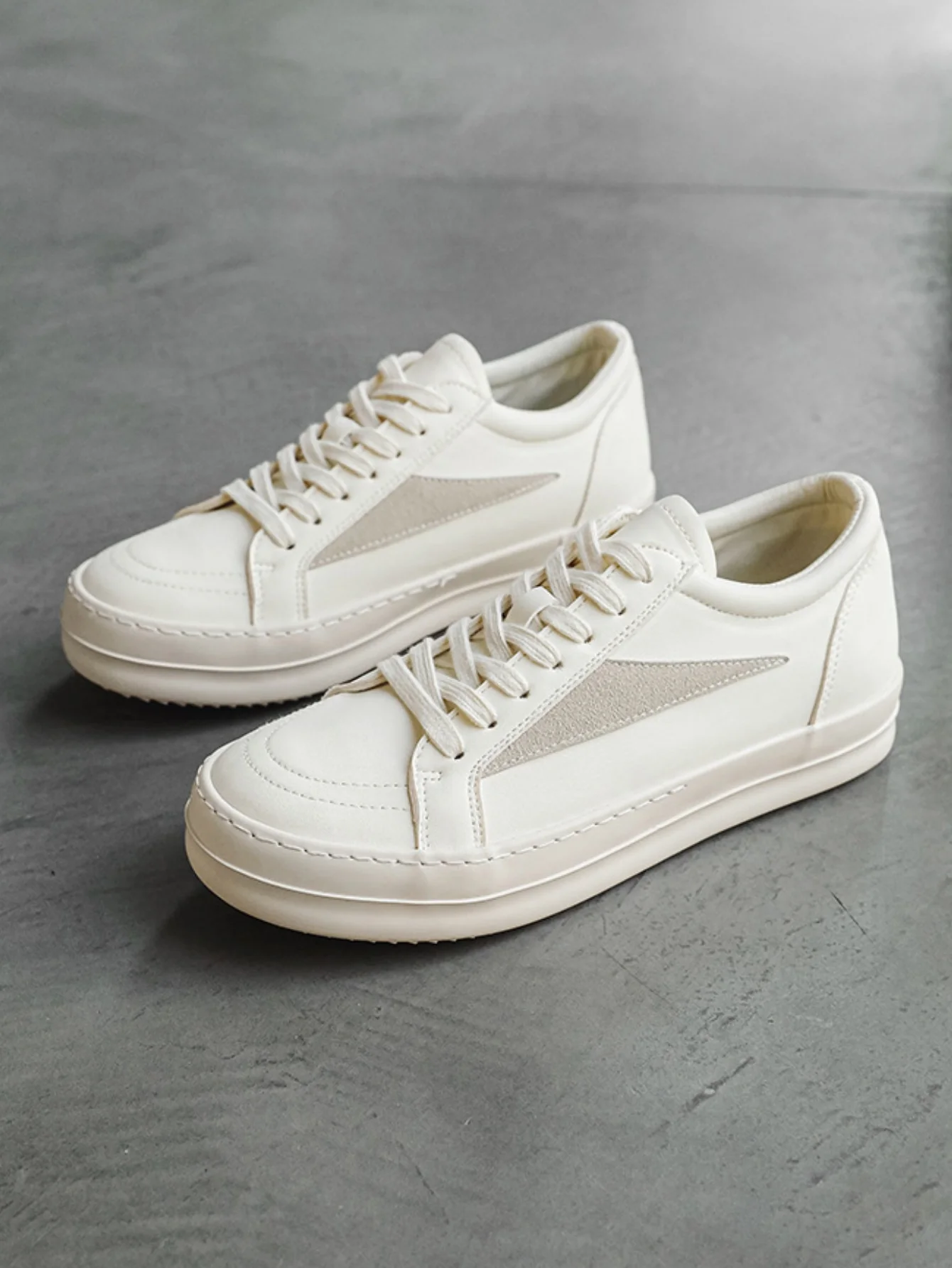 Color-blocked Casual Sneakers - Image 13