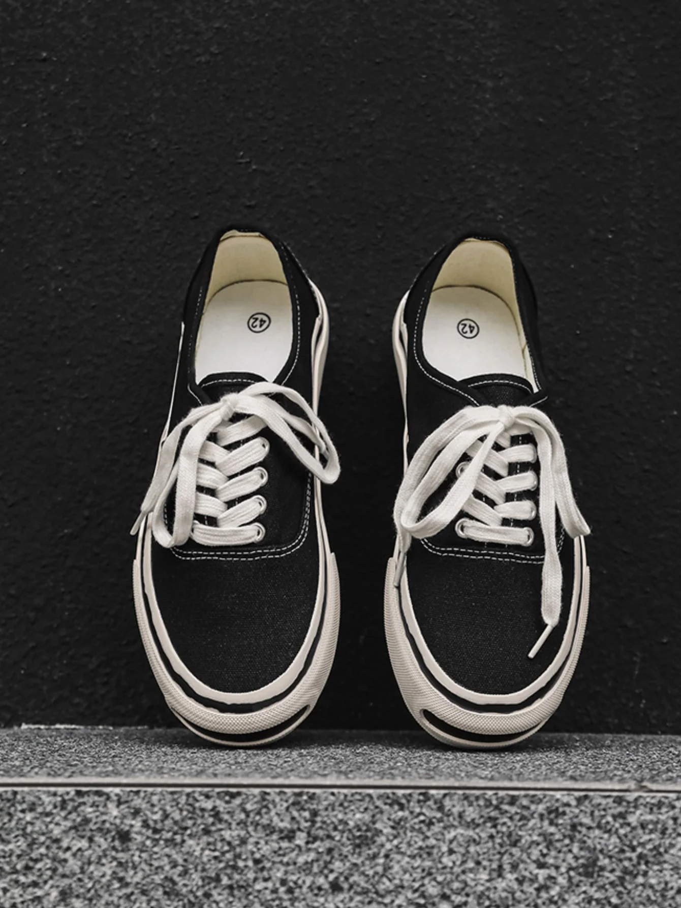 Color-blocked Canvas Shoes - Image 15