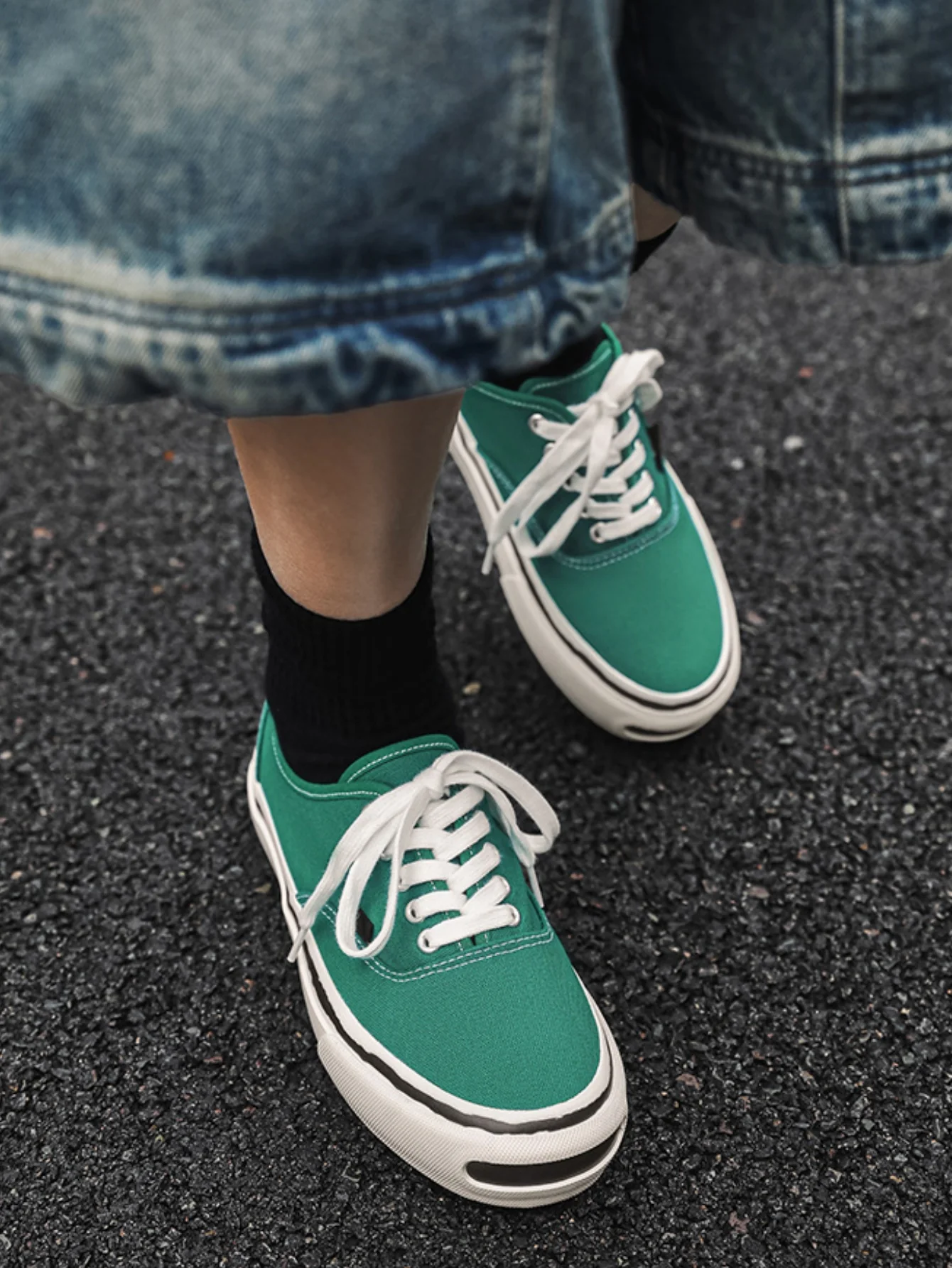 Color-blocked Canvas Shoes - Image 6