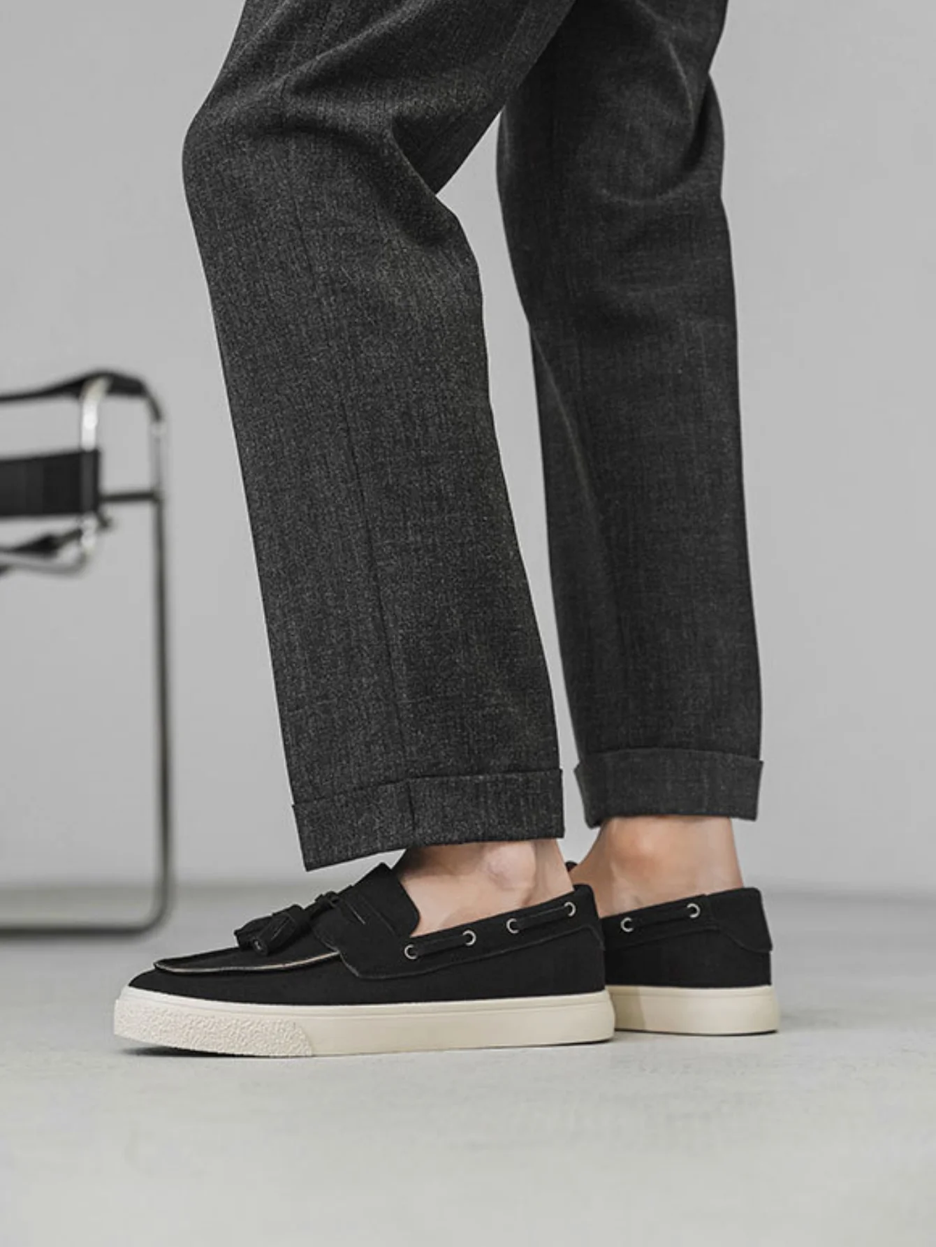 Color-blocked Tassel Slip-on Loafers - Image 5
