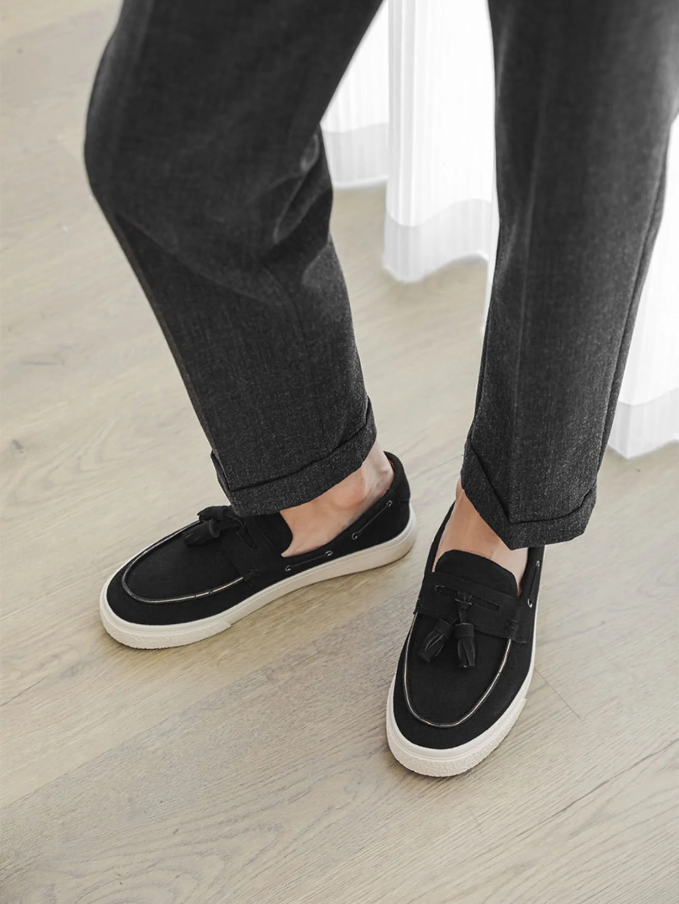 Color-blocked Tassel Slip-on Loafers - Image 6
