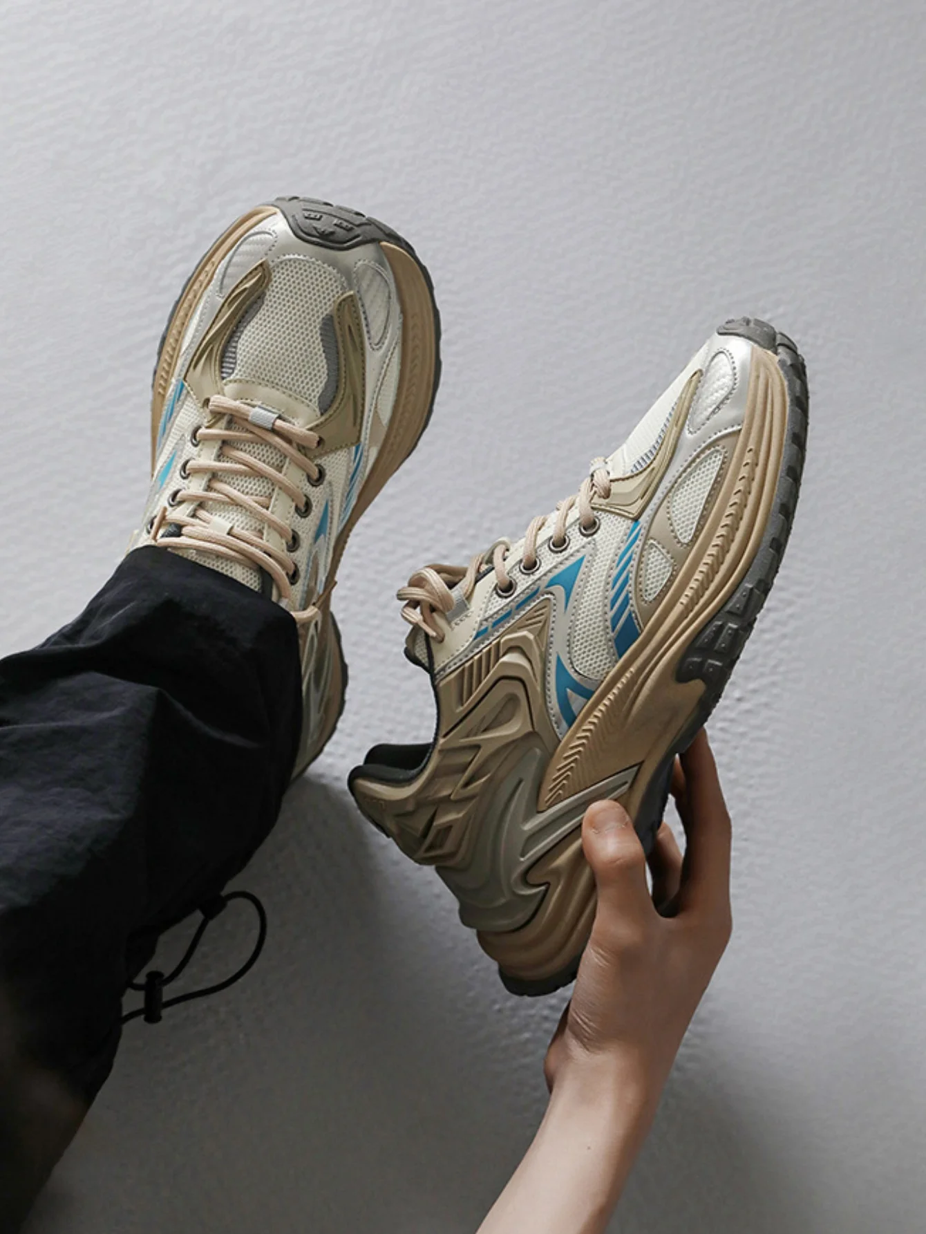 Color-blocked Platform Sneakers - Image 10