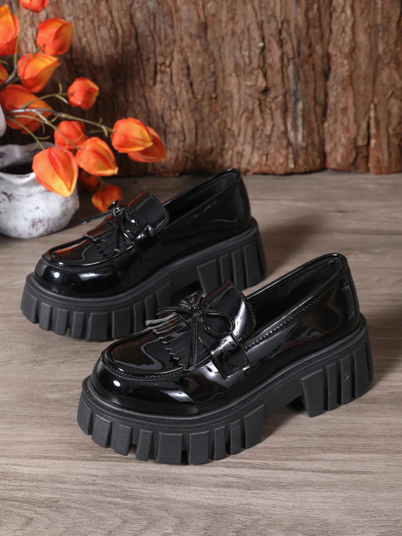 Bow-tie Platform Slip-on Loafers - Image 4