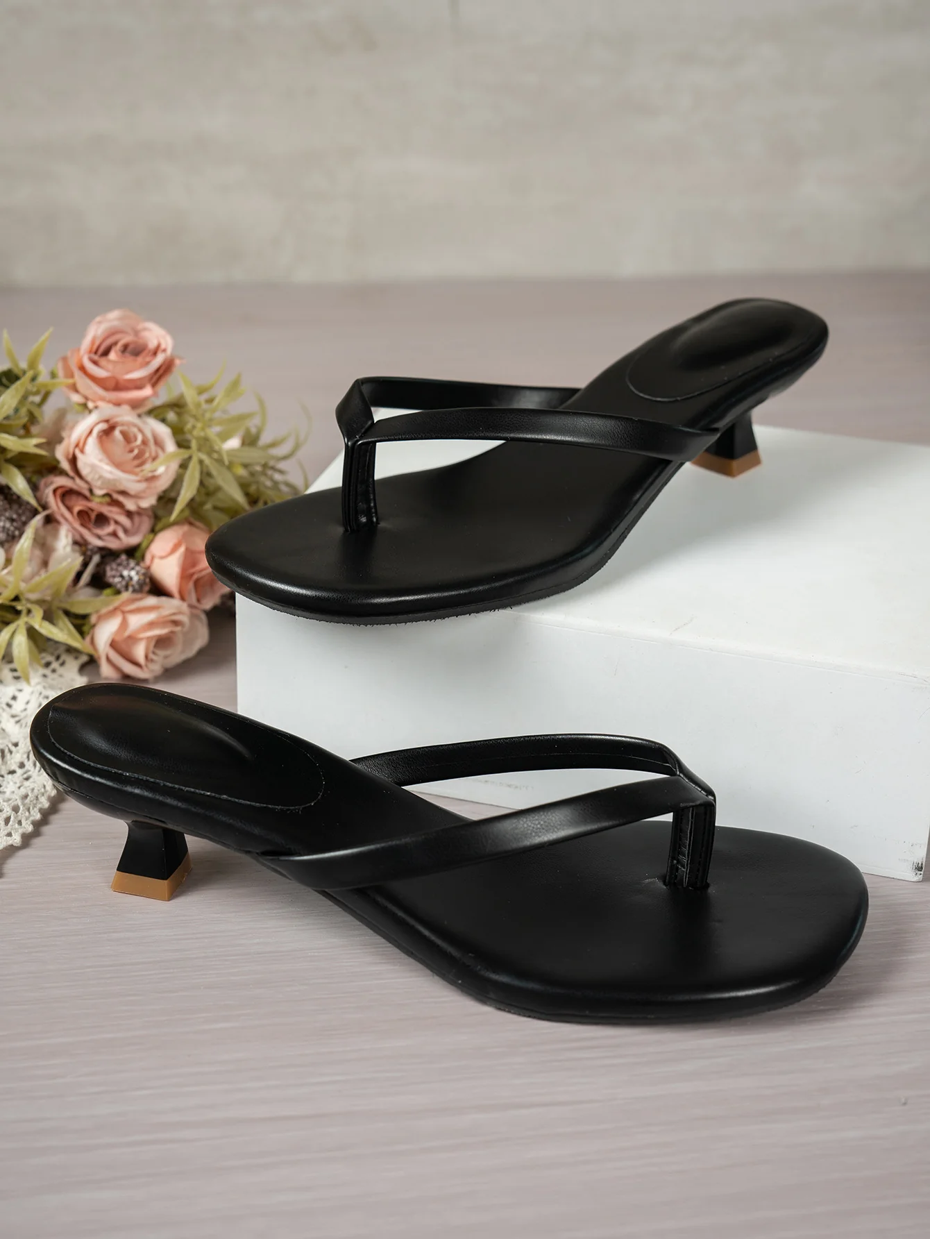 Simple And Stylish High-heeled Flip-flops - Image 9