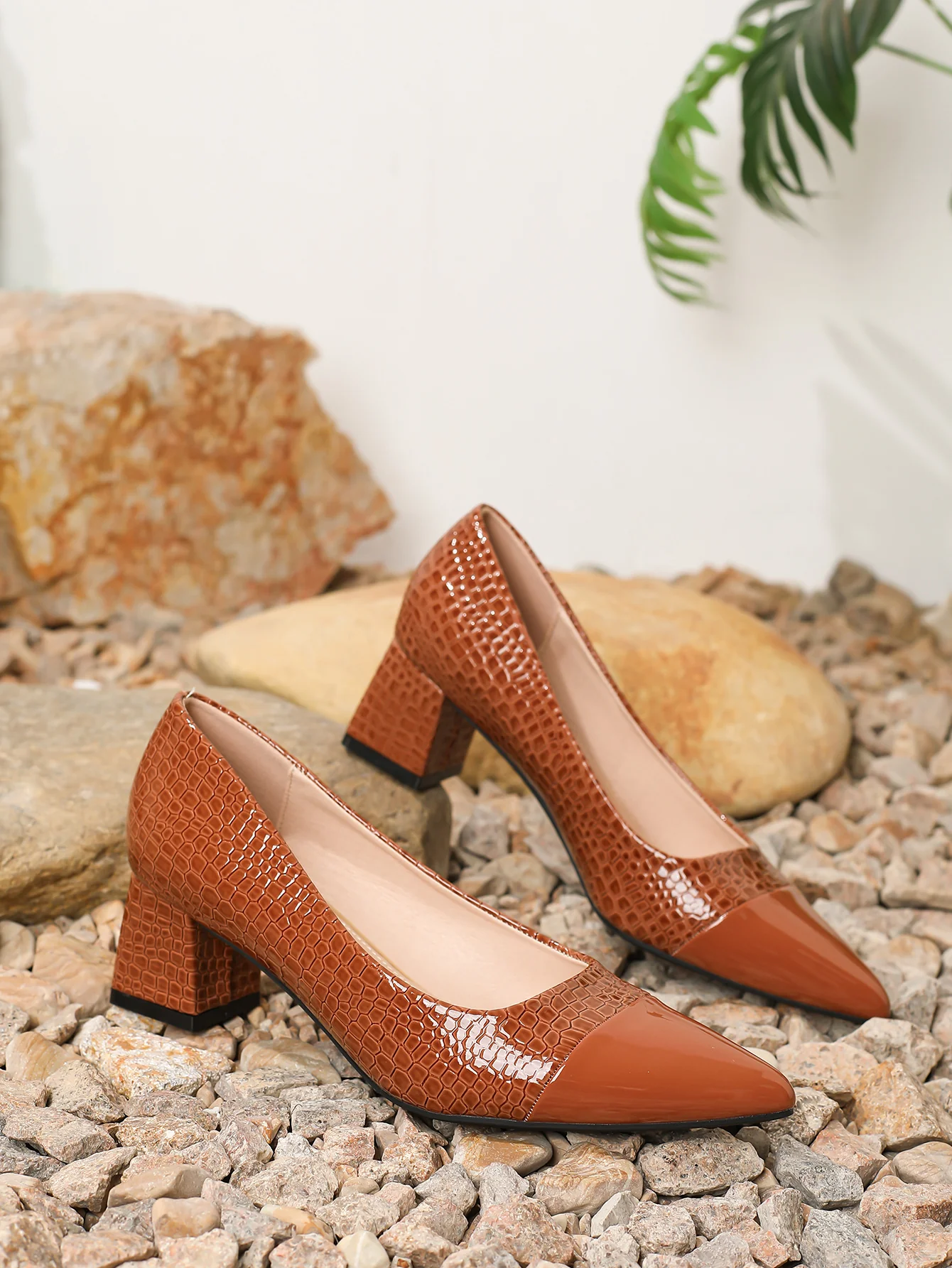 Pointed-toe Embossed Patchwork High Heels - Image 2