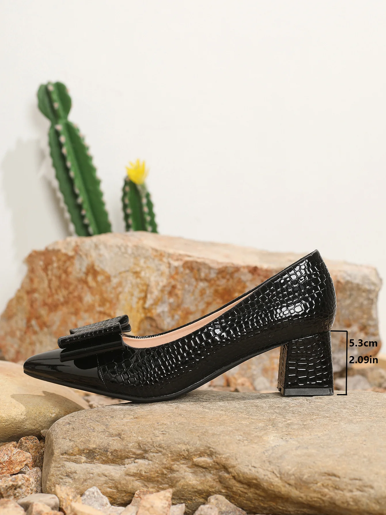 Bow-tie Pointed-toe Embossed Patchwork High Heels - Image 7