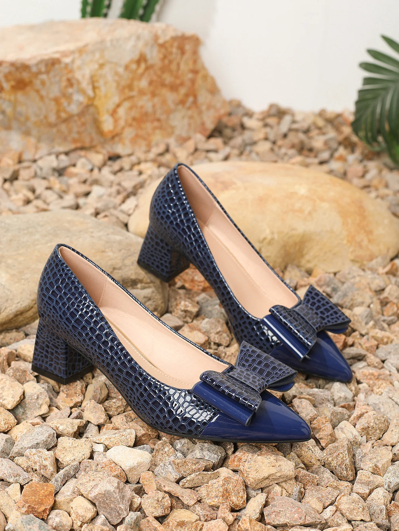 Bow-tie Pointed-toe Embossed Patchwork High Heels - Image 9